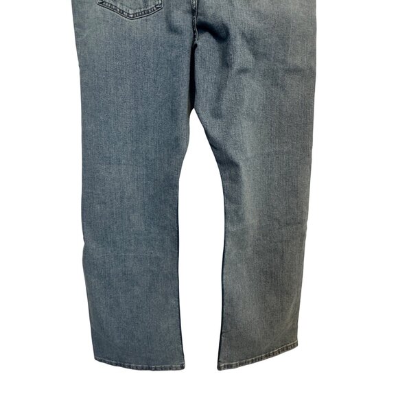Wrangler NWT 36 x 32 Mens Relaxed Boot Jeans Medium Denim - Picture 3 of 15